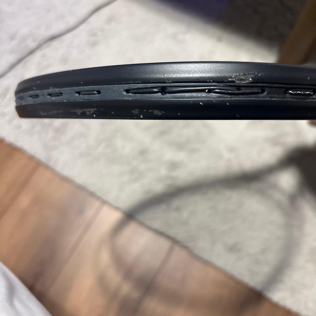 ソフトテニスボルトレイジ8SガットはVスパーク28ポンドです。