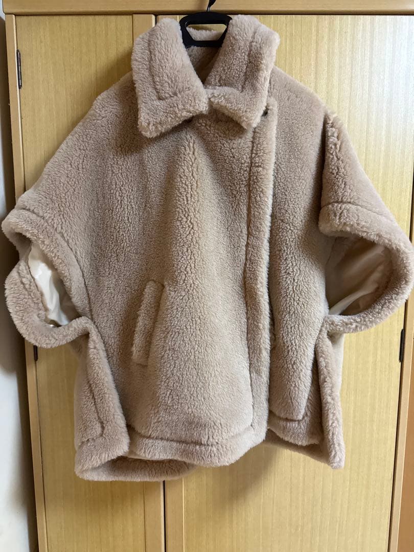 即日発送新品 ベアポンチョアルパカ素材 テディケープMaxmaraお好きな方に