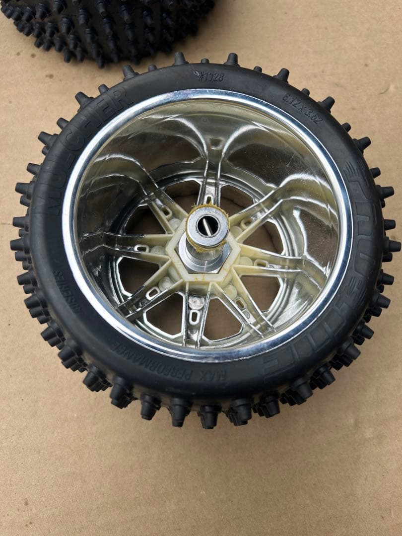 サベージX4.6 オフロードRCカー ガソリンエンジン