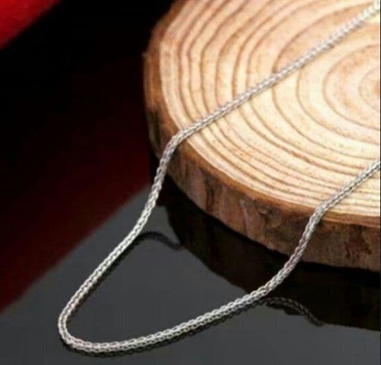 新品未使用シンプルで pt950プラチナネックレス