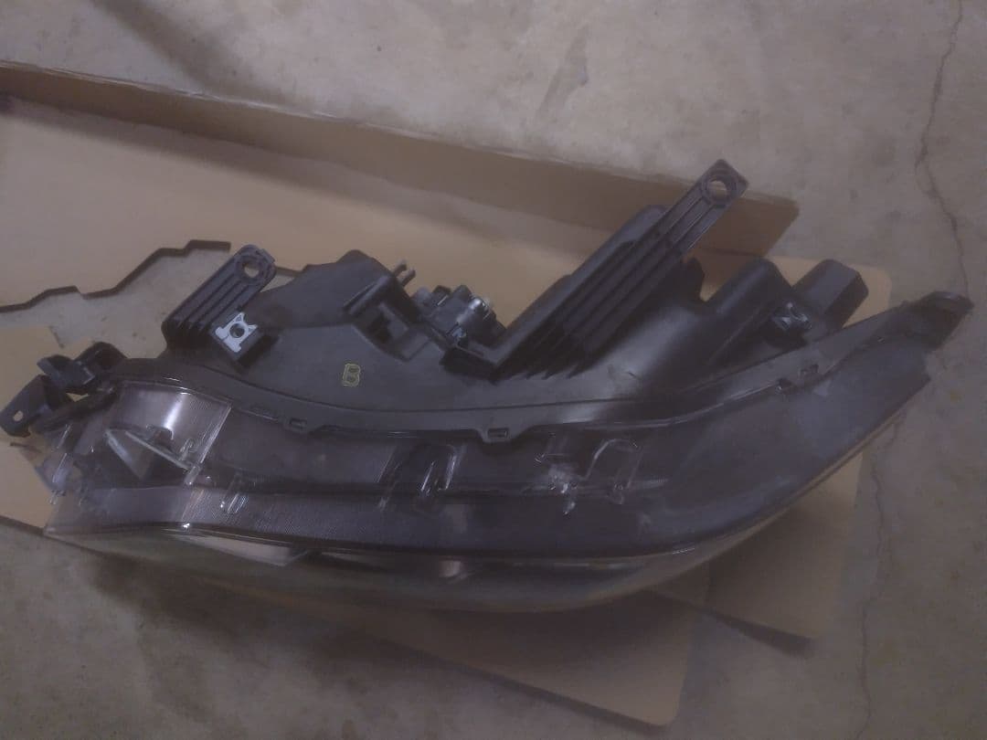 c27セレナ 後期 左 ledヘッドライト