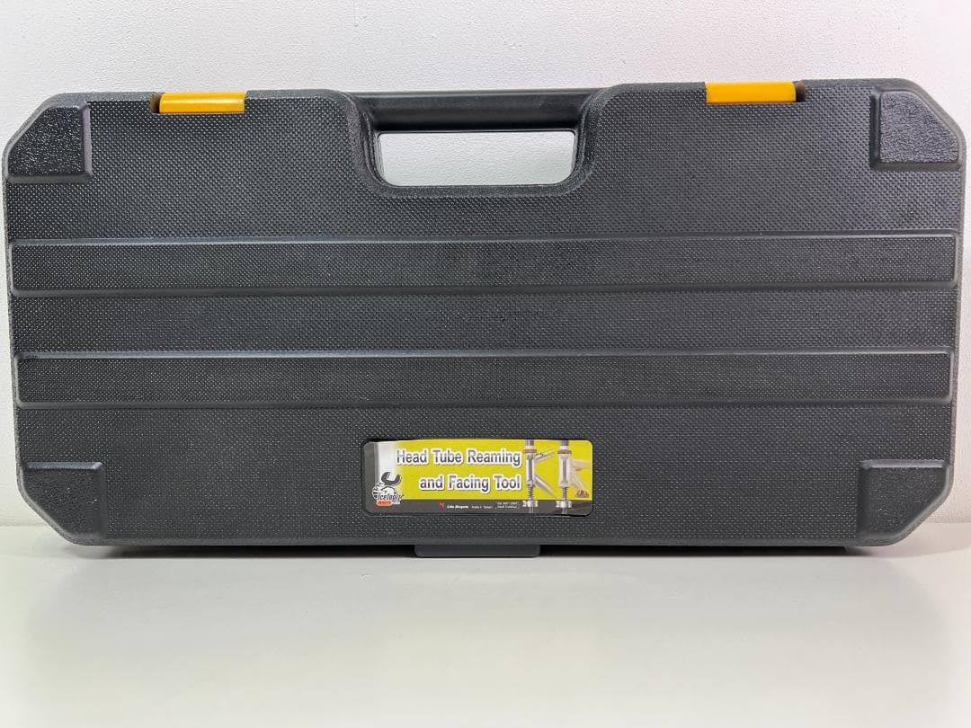 Ice Toolz のヘッドチューブ　リーミング & フェイシング ツール