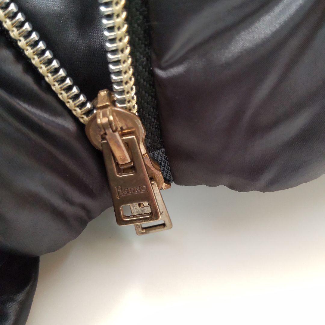 美品 ヘルノ ホワイトフォックスファー付き ライト ダウンベスト ネイビー38