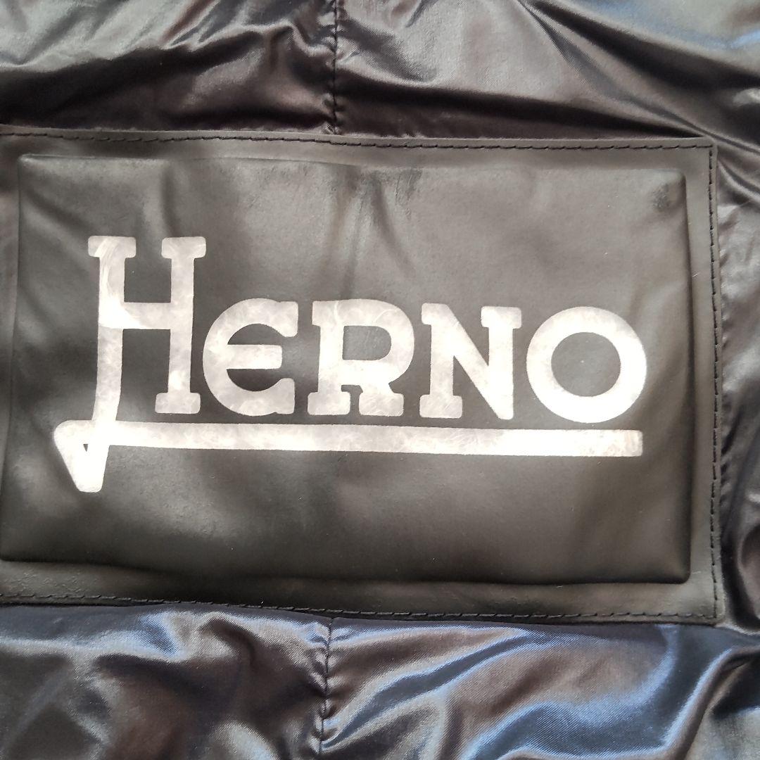 美品 ヘルノ ホワイトフォックスファー付き ライト ダウンベスト ネイビー38