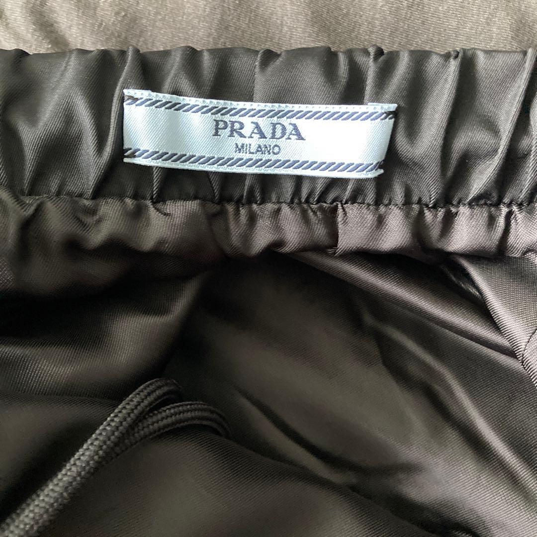 ほぼ未使用品 PRADA バージンウールスカート