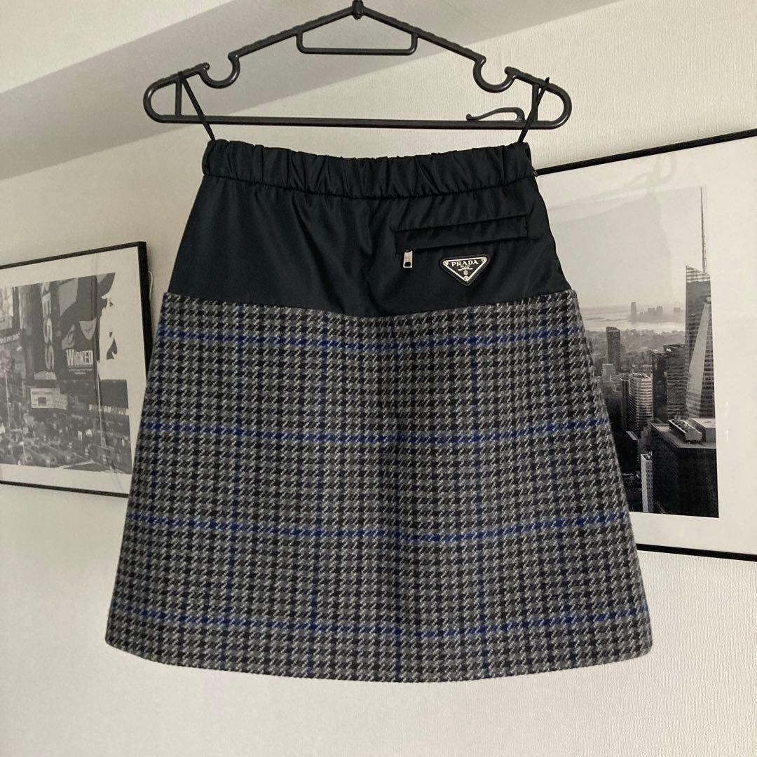 ほぼ未使用品 PRADA バージンウールスカート