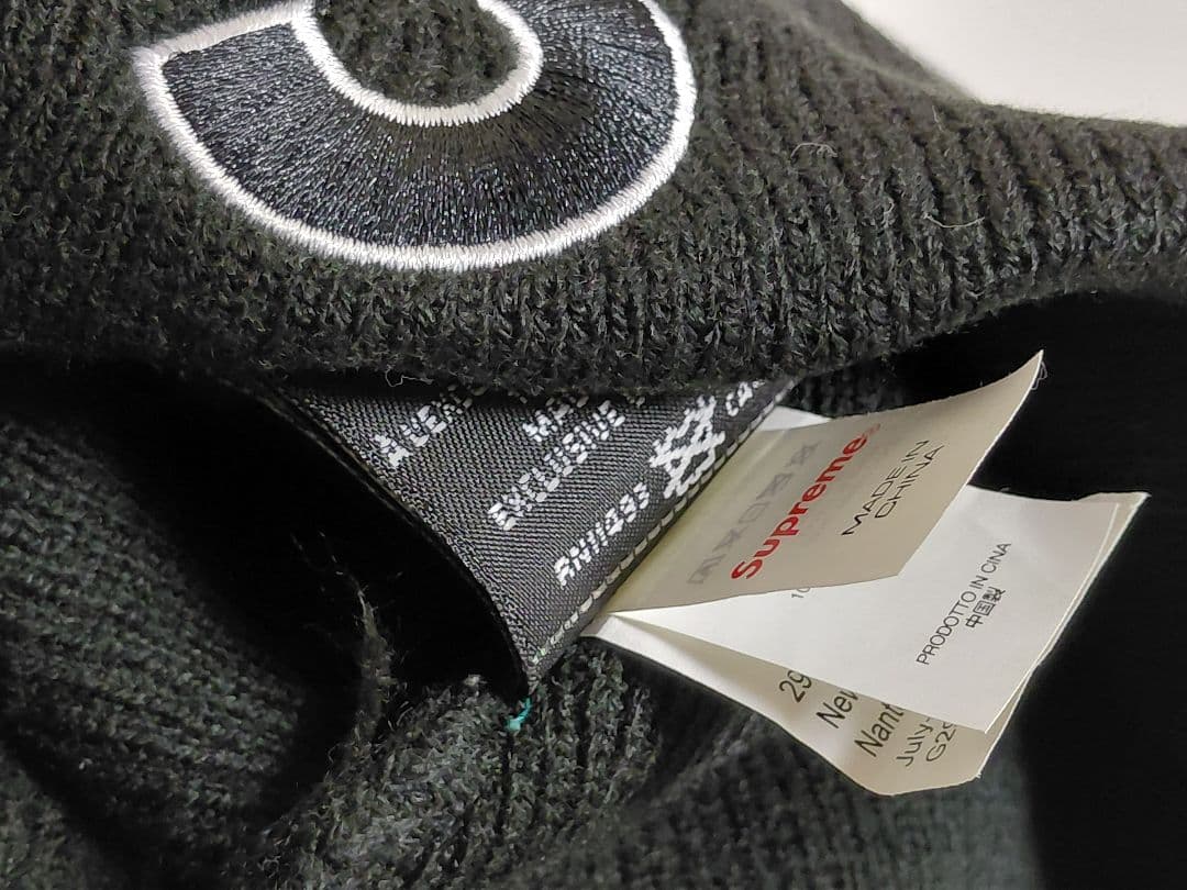 美品　Supreme　New Era　S Logoツノ　Beanie　ブラック