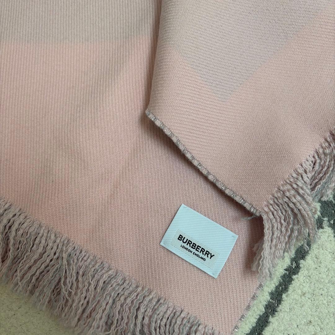 BURBERRY ロゴ入りマフラー グレー/ピンク