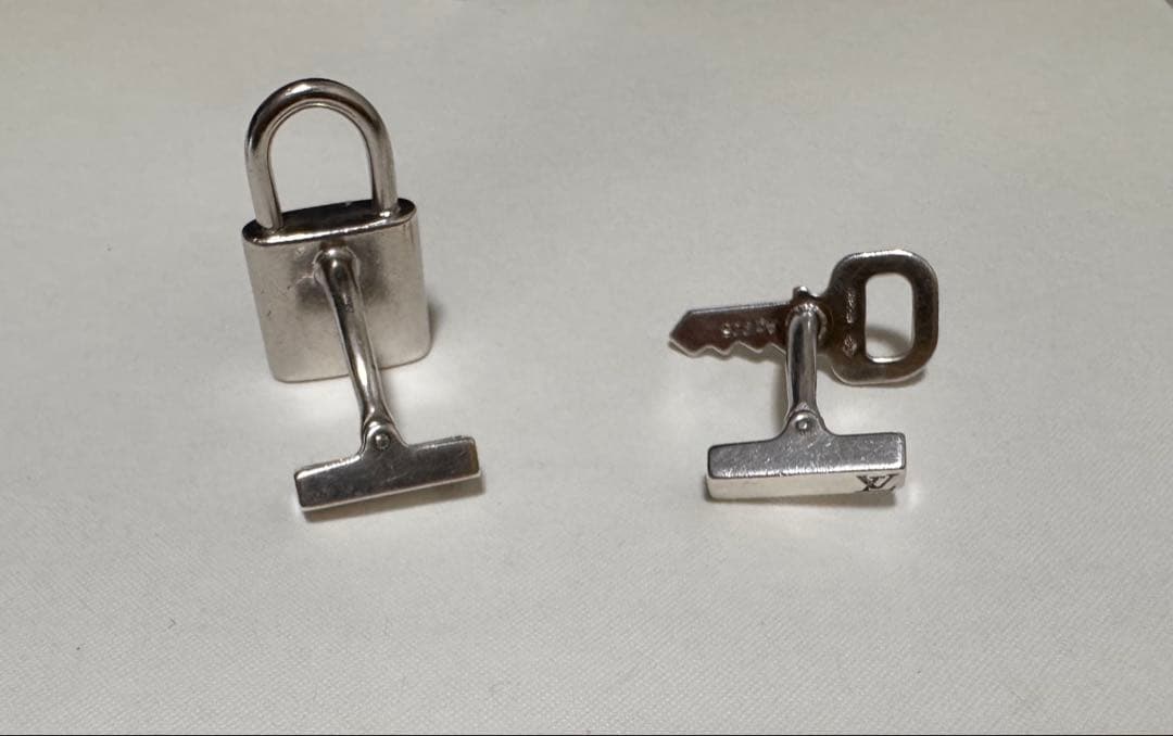 レア ルイヴィトン M64600 カフス カフスリンク カフスボタン 小物 鍵