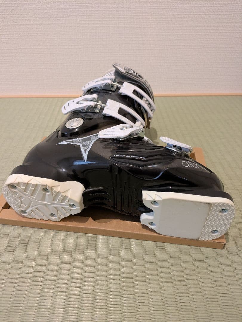 【美品】Atomic スキーブーツ 女性用 ブラック23.0/23.5