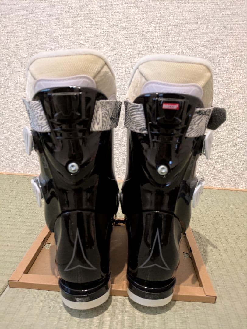 【美品】Atomic スキーブーツ 女性用 ブラック23.0/23.5