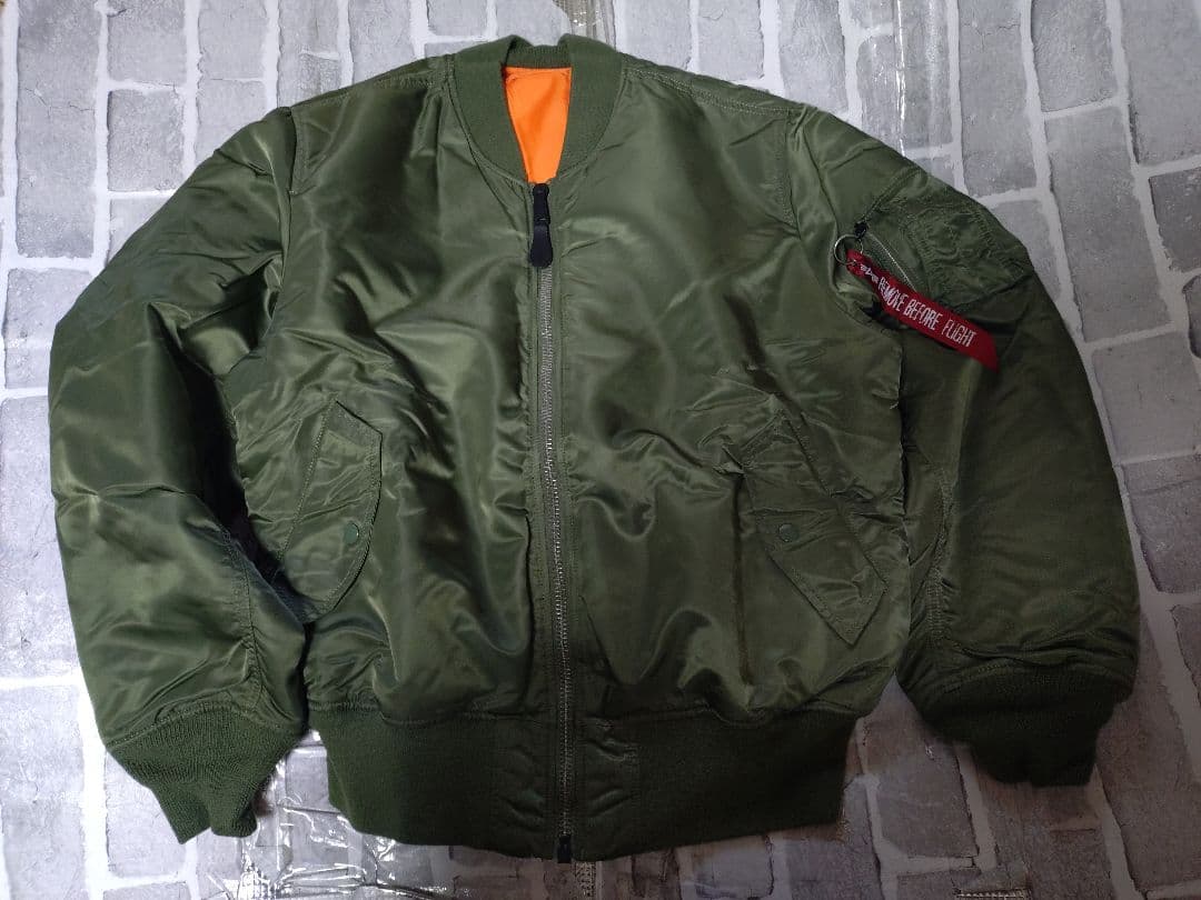 【美品】【アルファインダストリーズ】【Lサイズ】【MA-1】【定番カーキ】