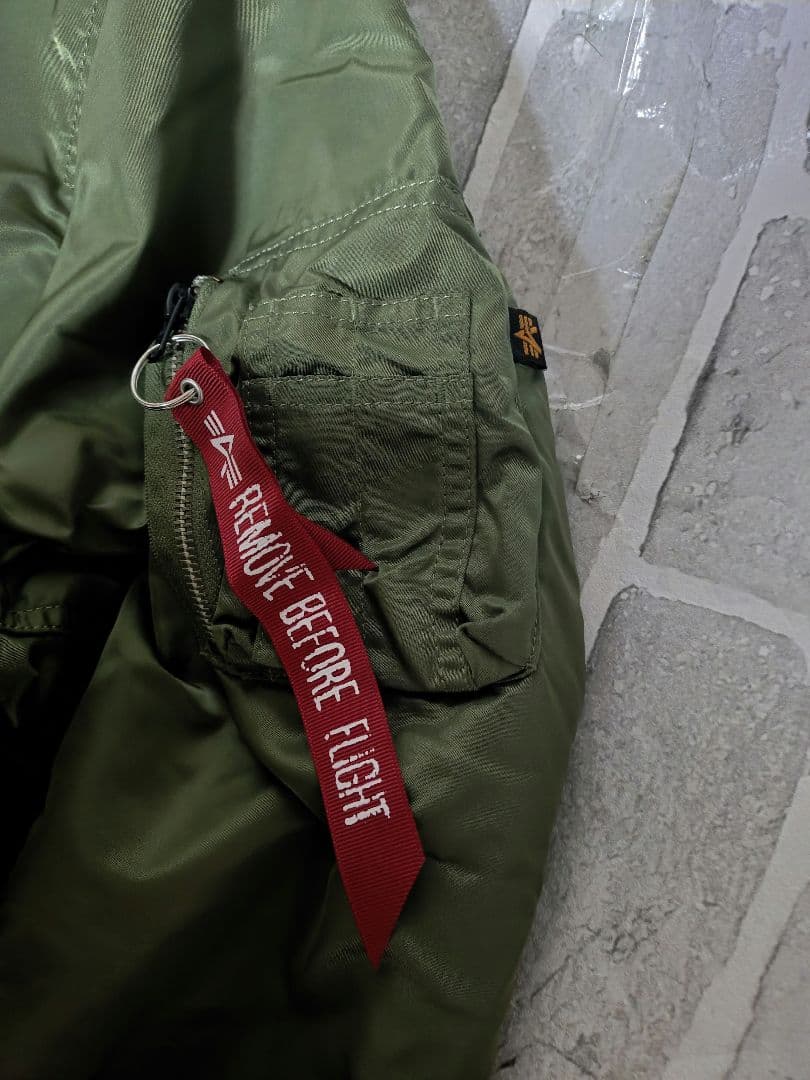 【美品】【アルファインダストリーズ】【Lサイズ】【MA-1】【定番カーキ】