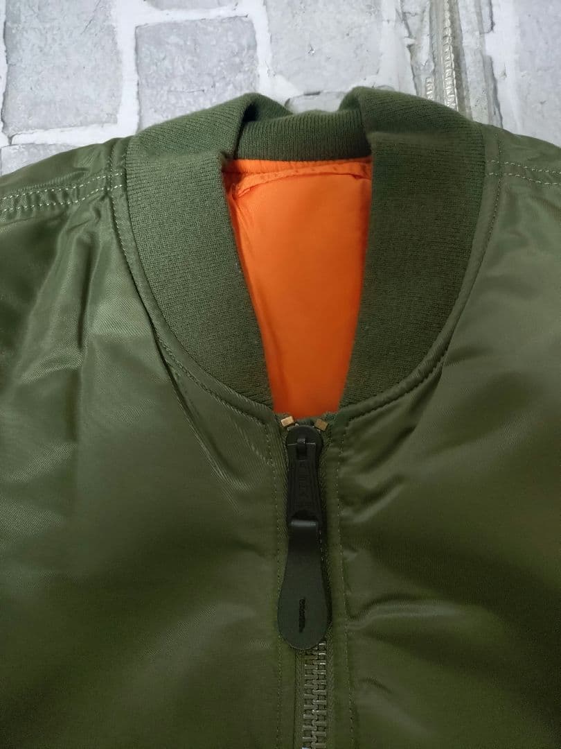 【美品】【アルファインダストリーズ】【Lサイズ】【MA-1】【定番カーキ】