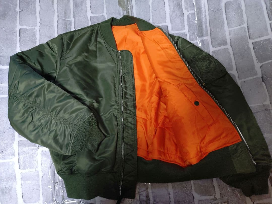 【美品】【アルファインダストリーズ】【Lサイズ】【MA-1】【定番カーキ】