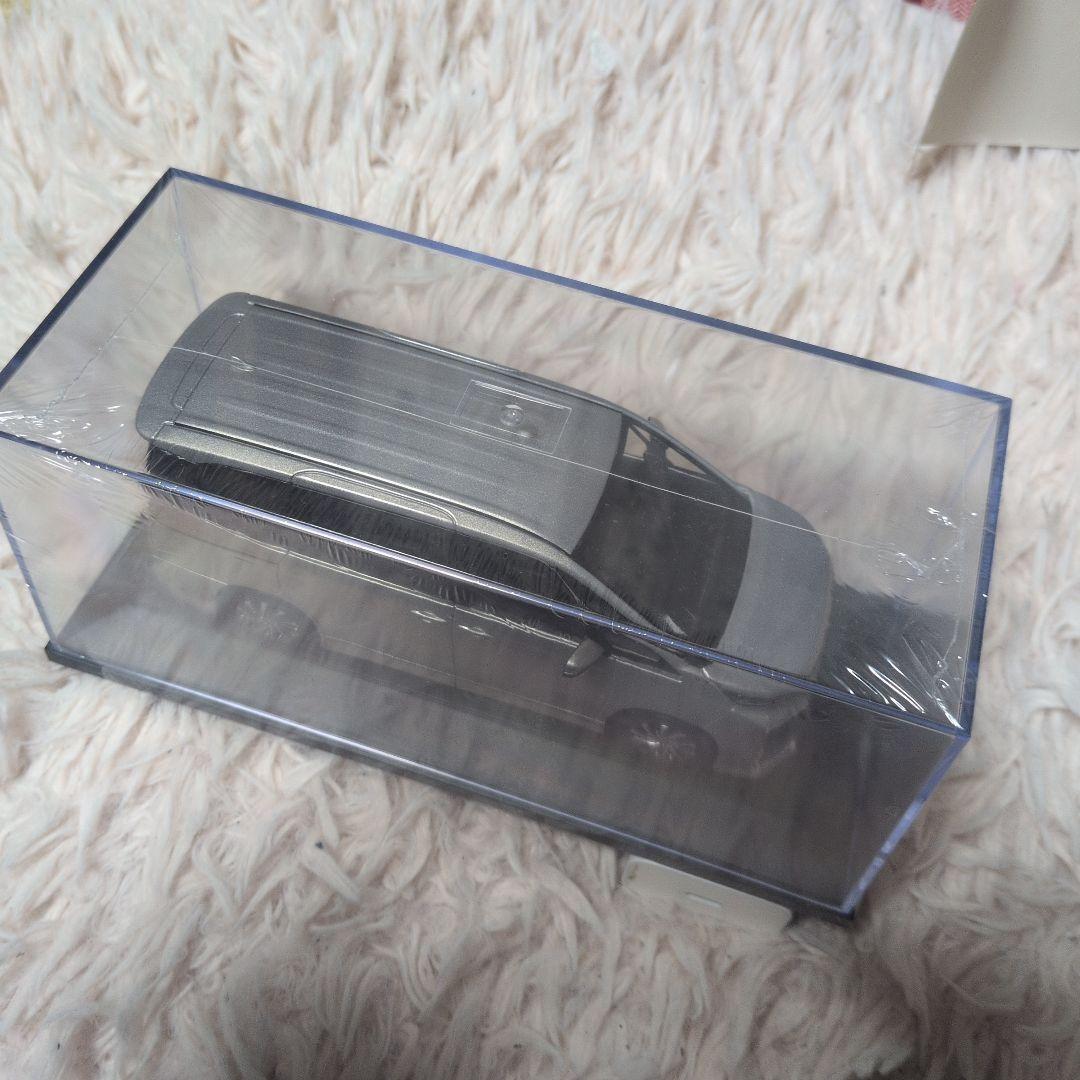 トヨタ　ヴォクシー　VOXY 90系　1/30 メタルストリームメタリック