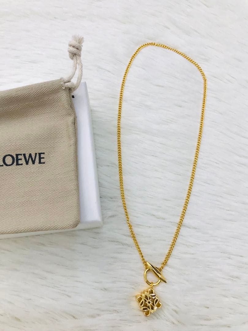 美品　ロエベ　ネックレス