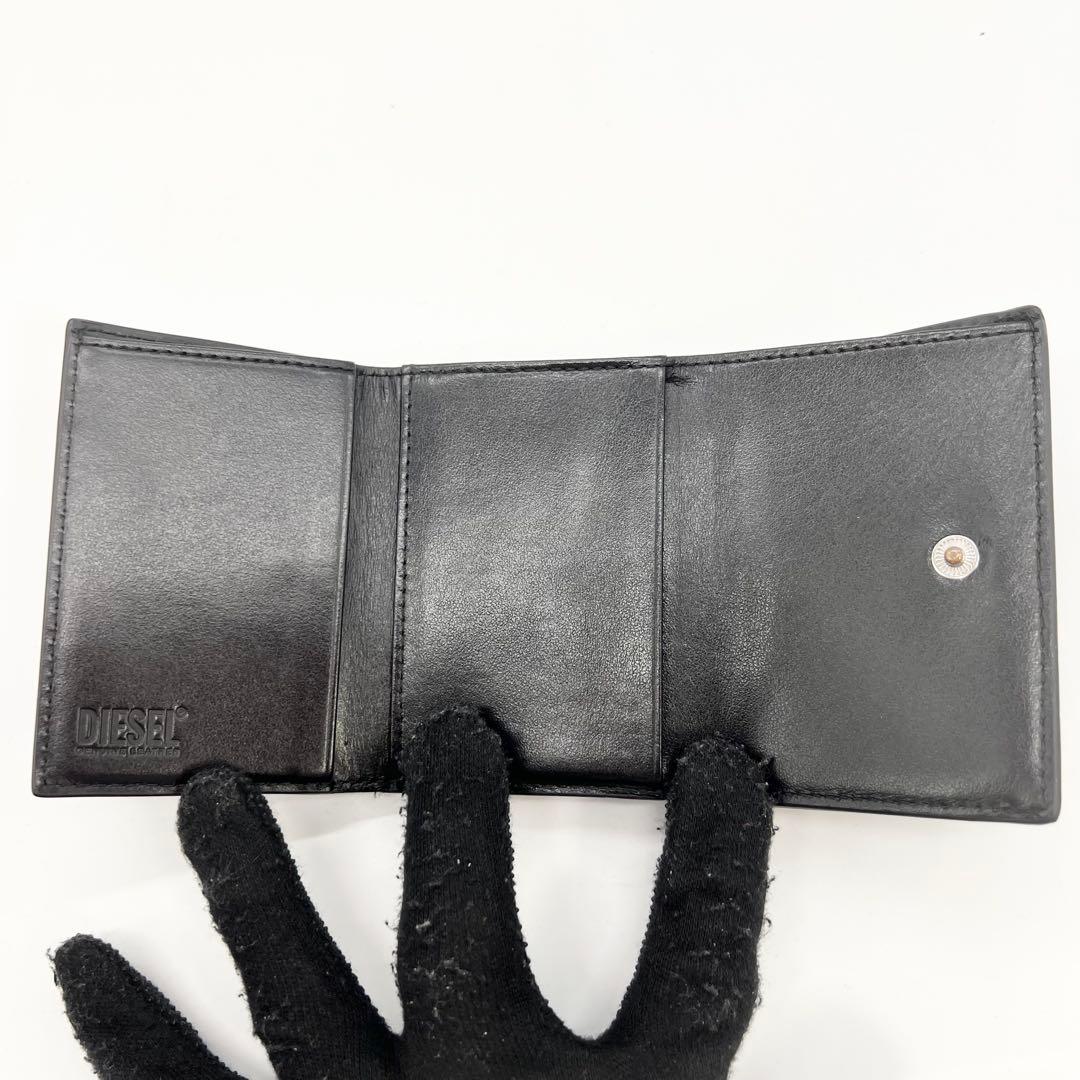 近年モデル✨DIESEL　三つ折り財布　Dロゴ　レザー　ブラック　コンパクト