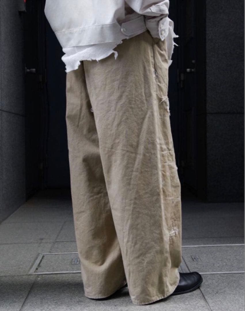 常田大希着用　ancellm リメイクワイドチノトラウザー　ダメージ