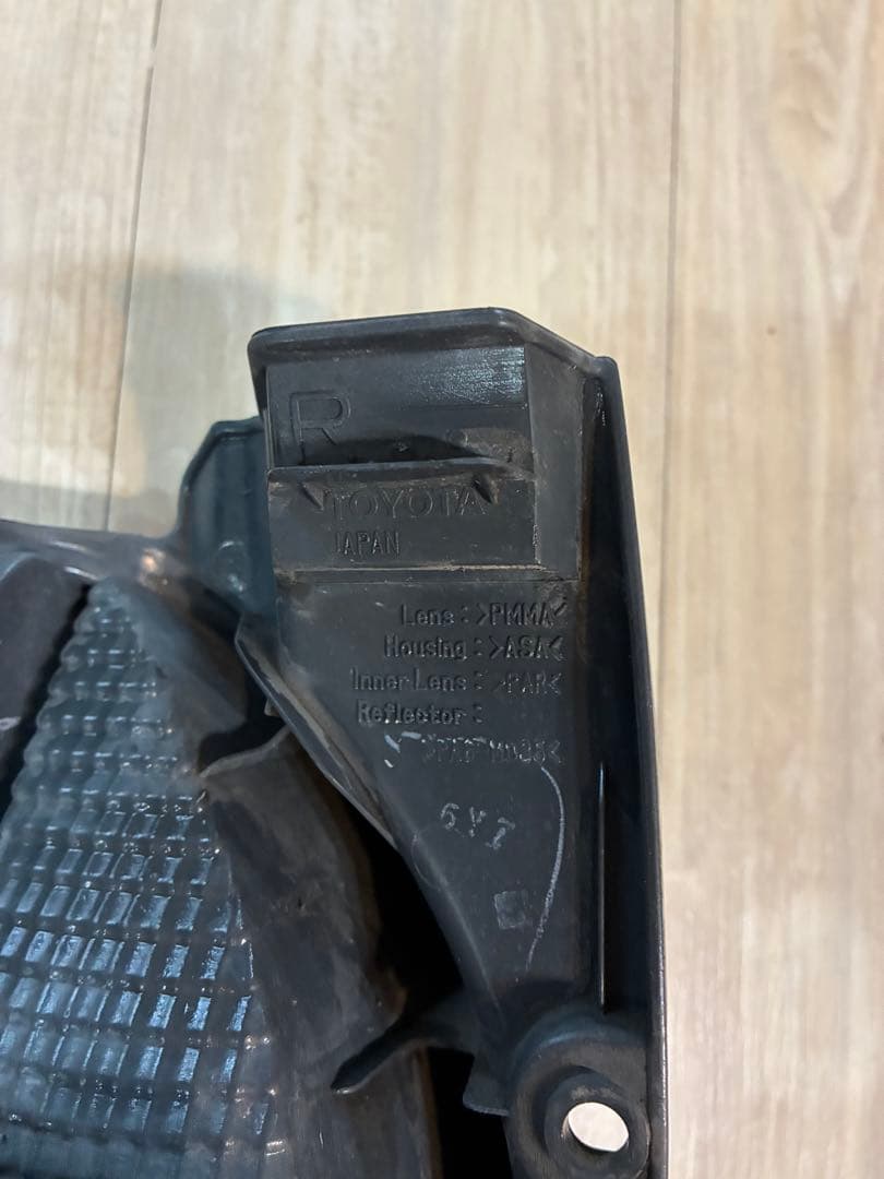 ハイエース 純正テールランプ 左右セット