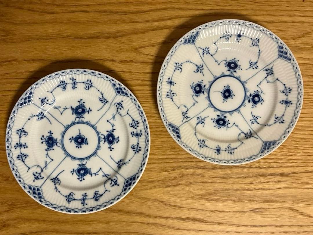 ブルーフルーテッド ハーフレースプレート 2枚