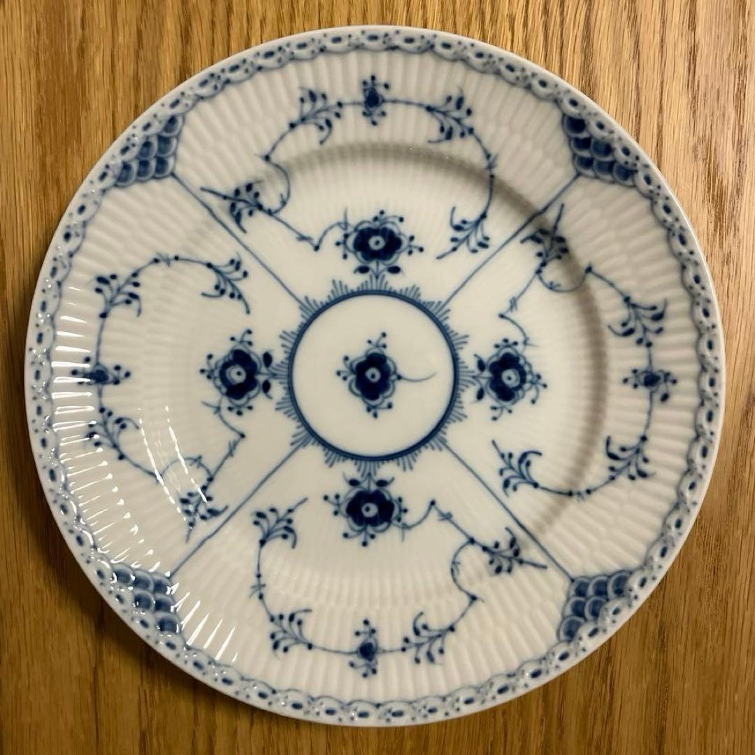 ブルーフルーテッド ハーフレースプレート 2枚