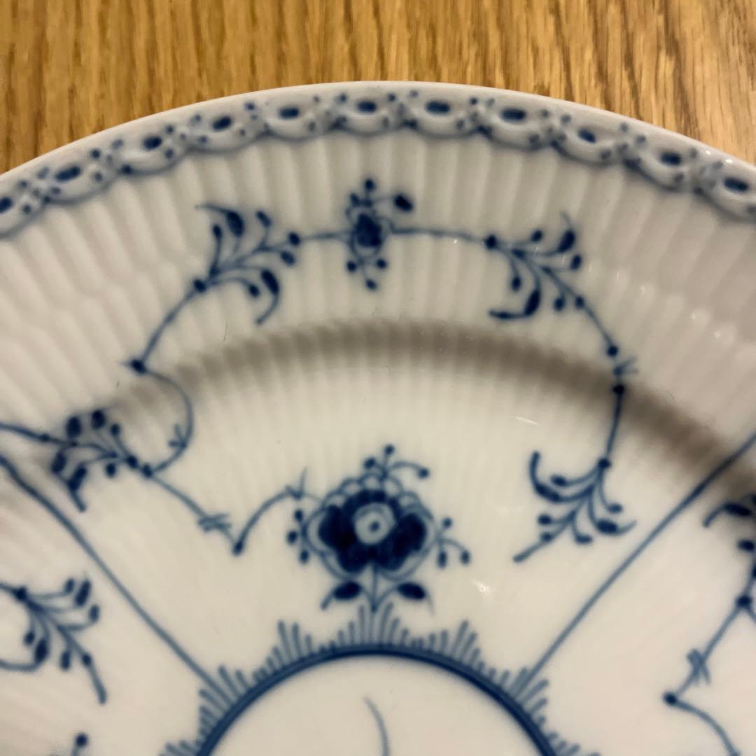 ブルーフルーテッド ハーフレースプレート 2枚