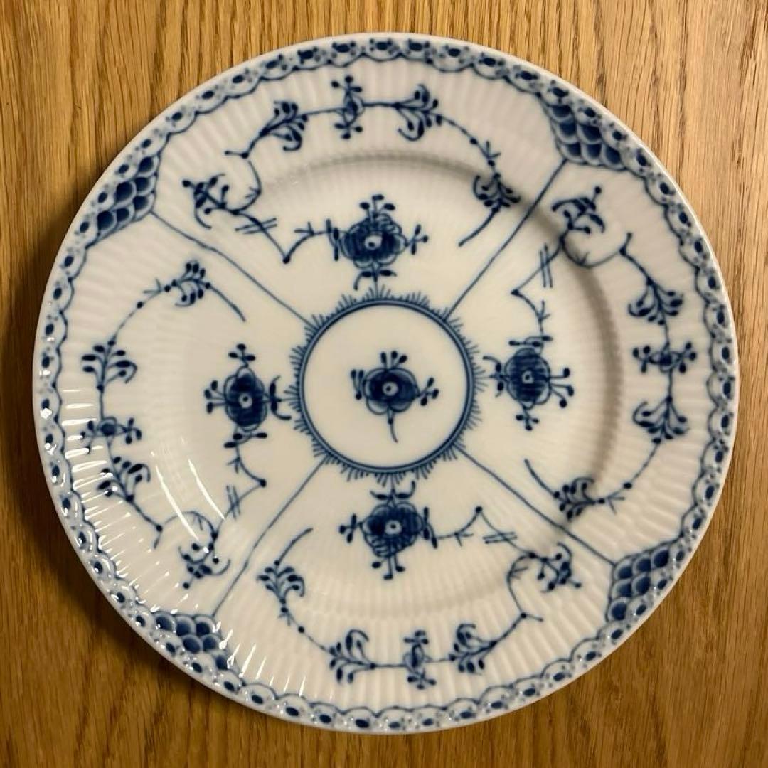 ブルーフルーテッド ハーフレースプレート 2枚