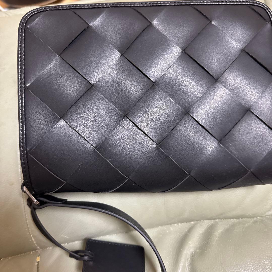 INTREX 編み込みデザイン ブラックバッグ