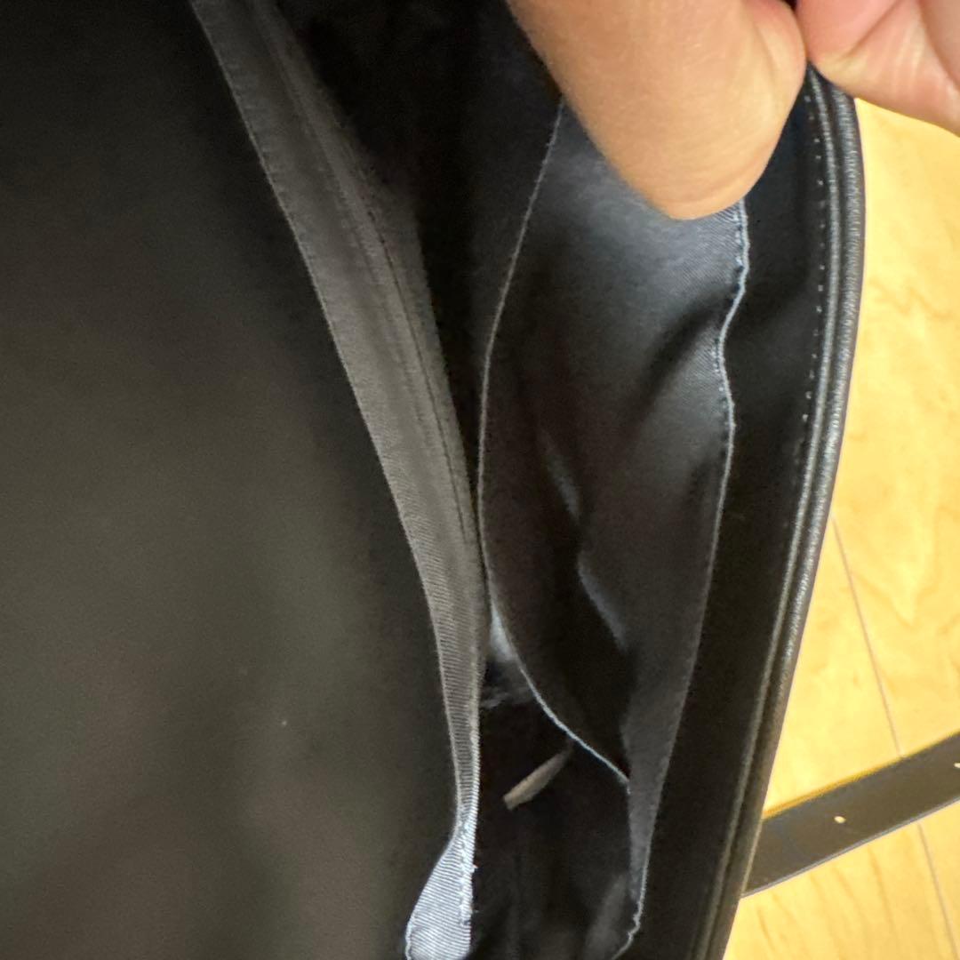 INTREX 編み込みデザイン ブラックバッグ