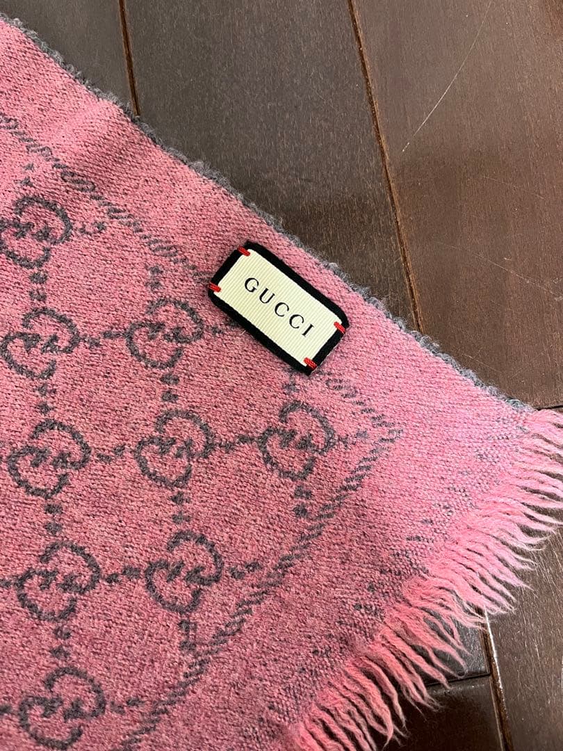 GUCCI ピンクxグレー　マフラー　ストール