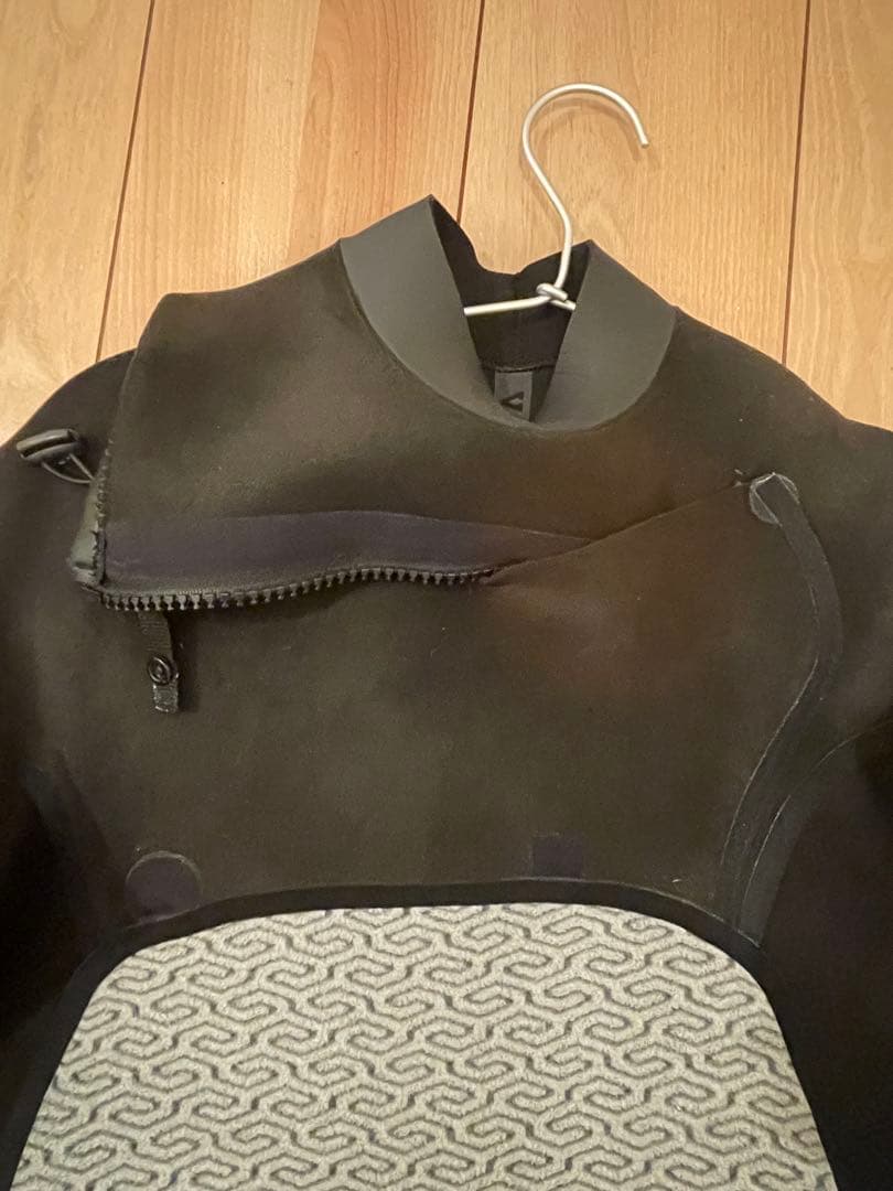 ウェットスーツ　ブラックフルスーツ VISSLA