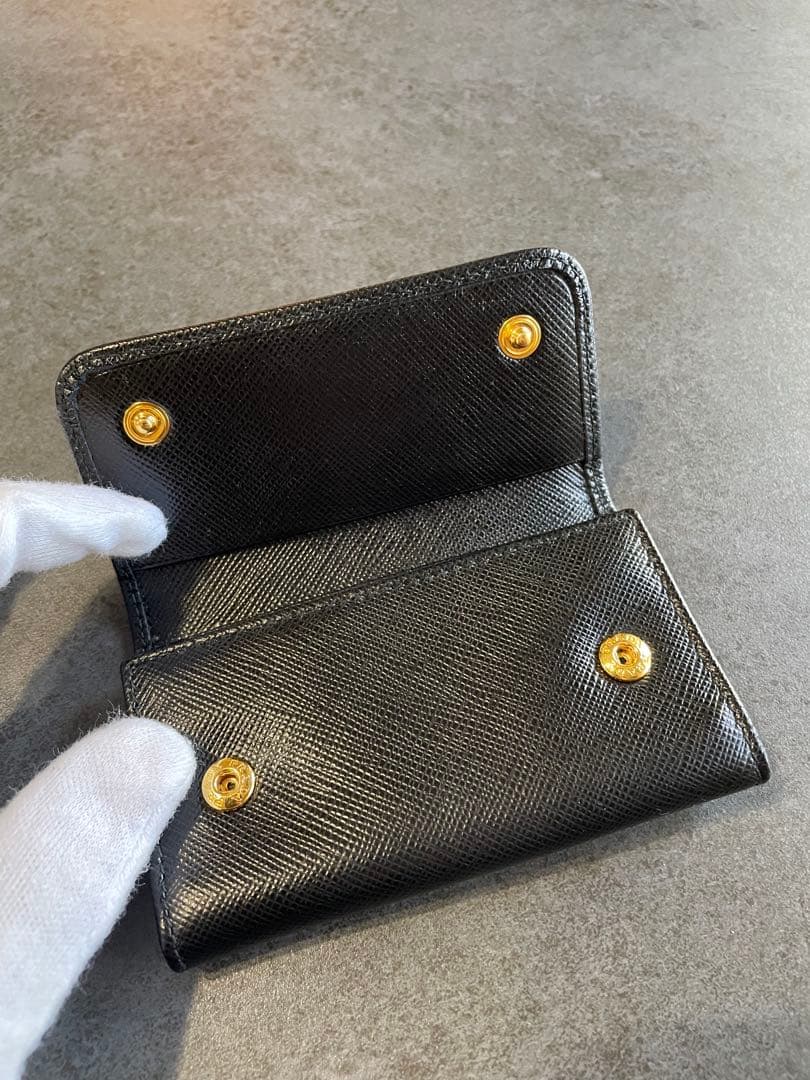 miiiiiiik 　PRADA ブラック サフィアーノレザー キーケース