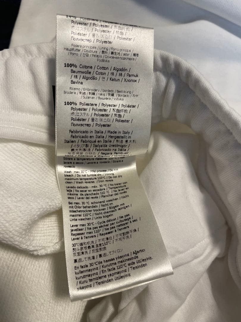 FENDI ロゴ　メンズ白パンツ