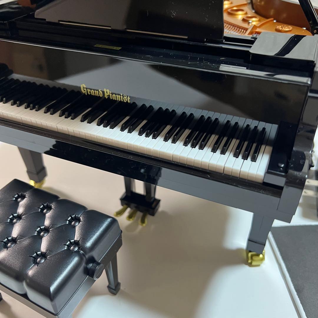 セガトイズグランドピアニスト　未使用箱無し屋根の片側蝶番が折れています。