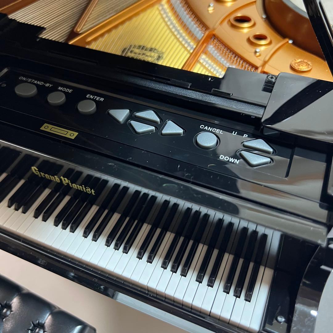 セガトイズグランドピアニスト　未使用箱無し屋根の片側蝶番が折れています。