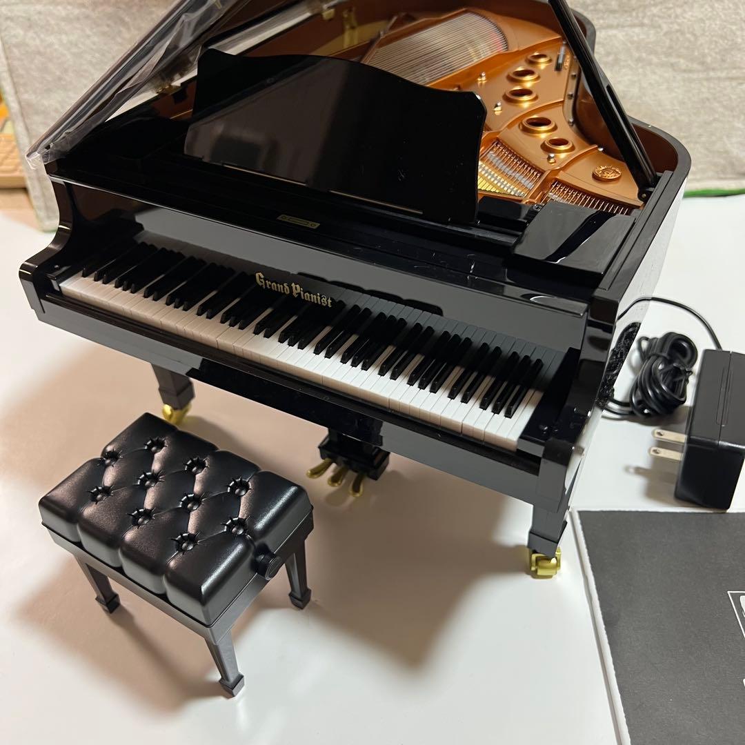 セガトイズグランドピアニスト　未使用箱無し屋根の片側蝶番が折れています。