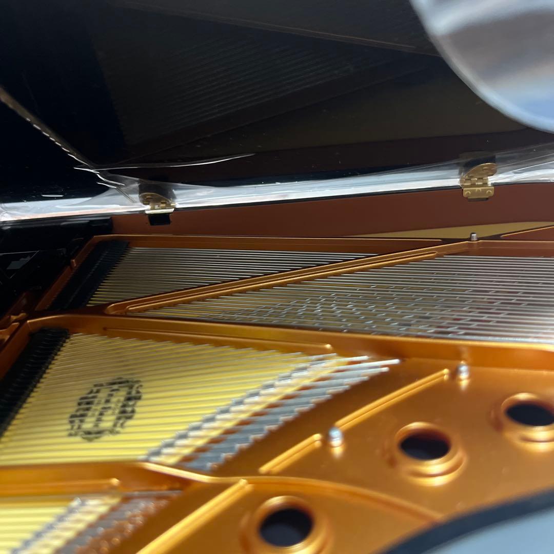 セガトイズグランドピアニスト　未使用箱無し屋根の片側蝶番が折れています。