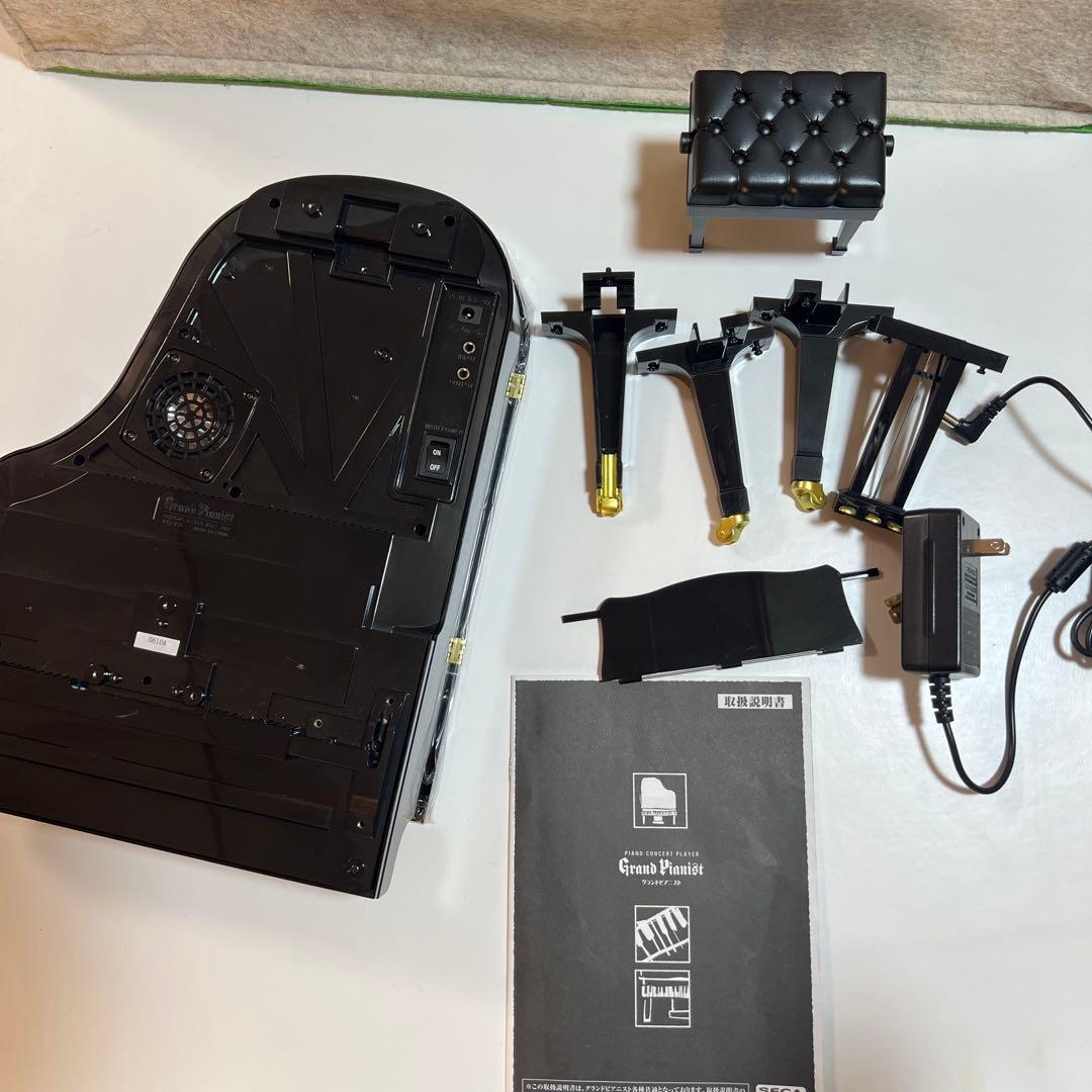 セガトイズグランドピアニスト　未使用箱無し屋根の片側蝶番が折れています。