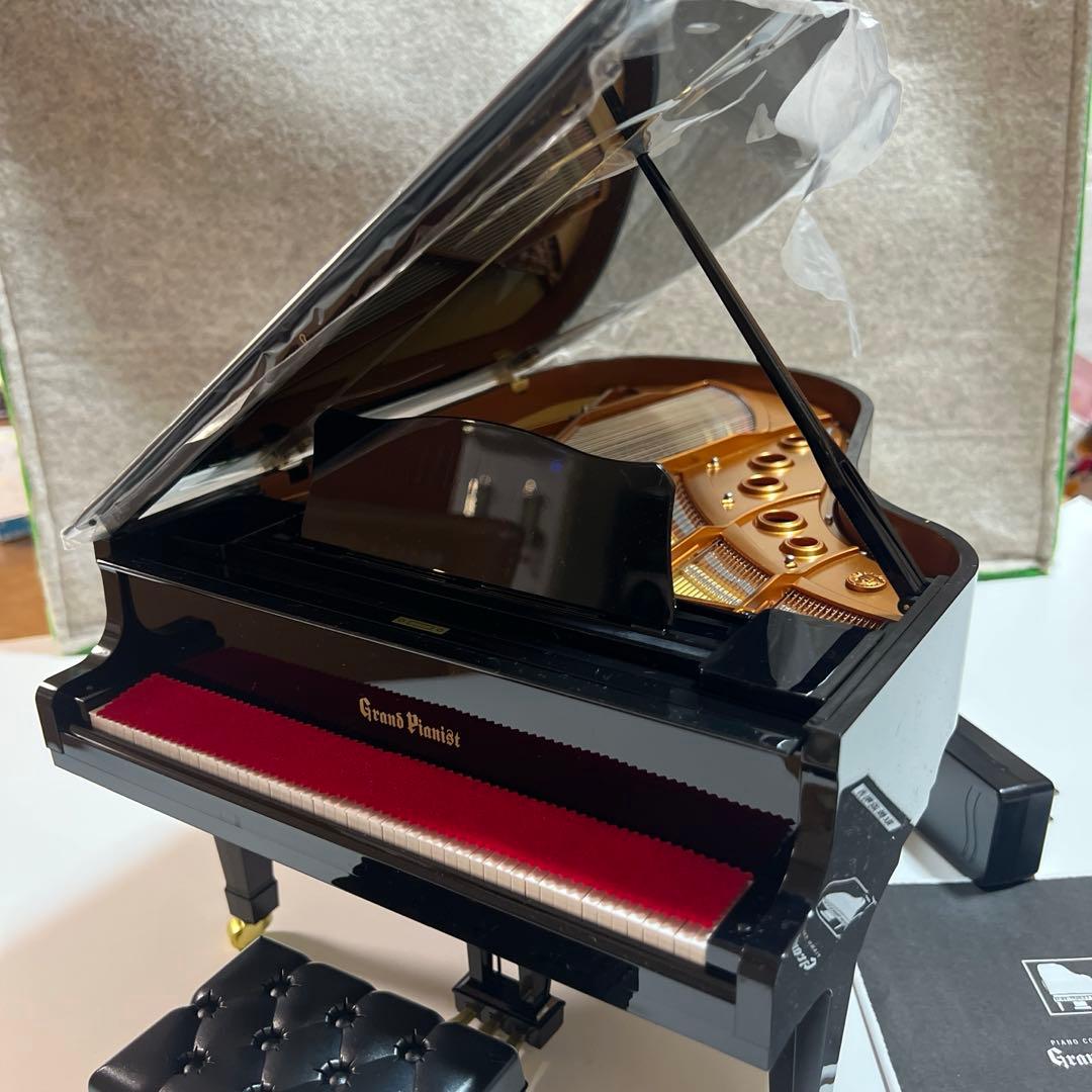 セガトイズグランドピアニスト　未使用箱無し屋根の片側蝶番が折れています。