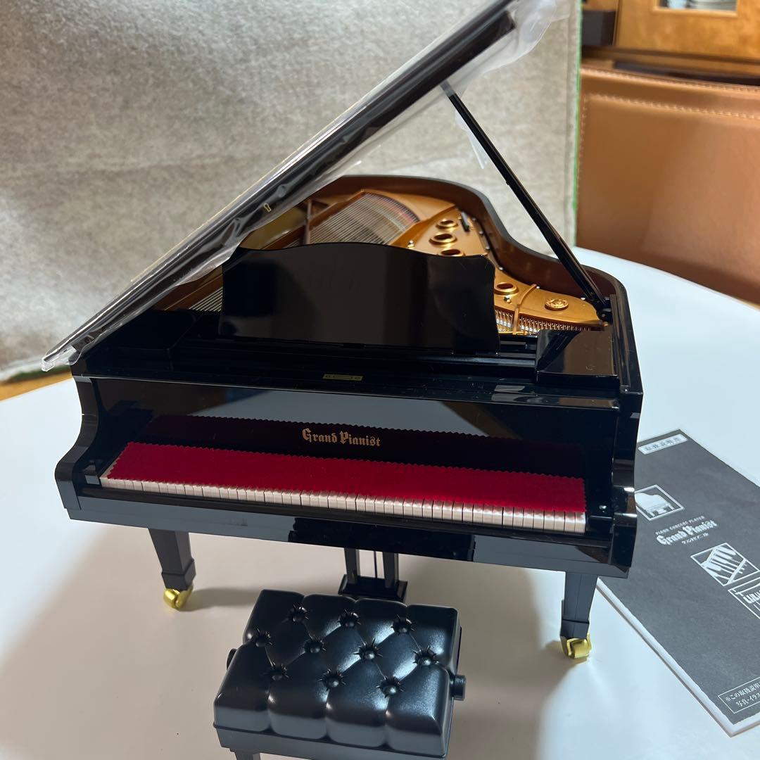 セガトイズグランドピアニスト　未使用箱無し屋根の片側蝶番が折れています。