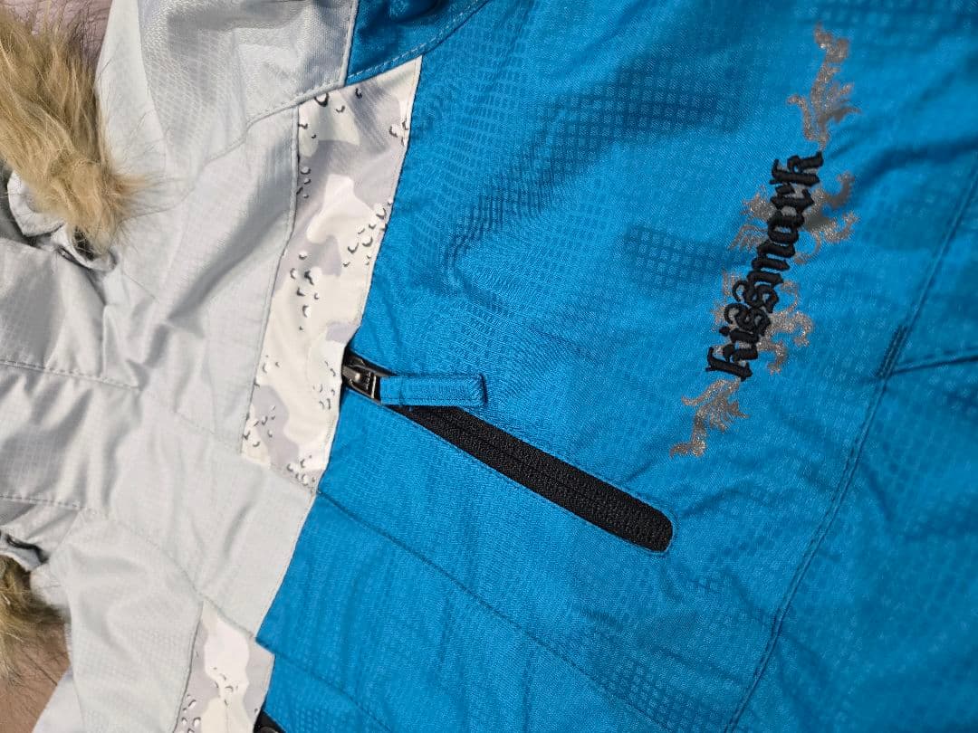 新品未使用　kissmarkスキーウェア　140センチ