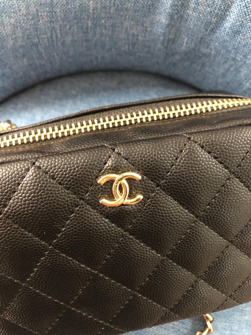 黒色 ショルダーバッグ チャーム