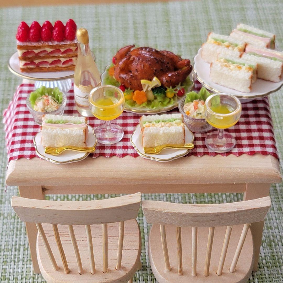 ミニチュアフード パーティーフードセット ～ダイニングテーブルセット付き～