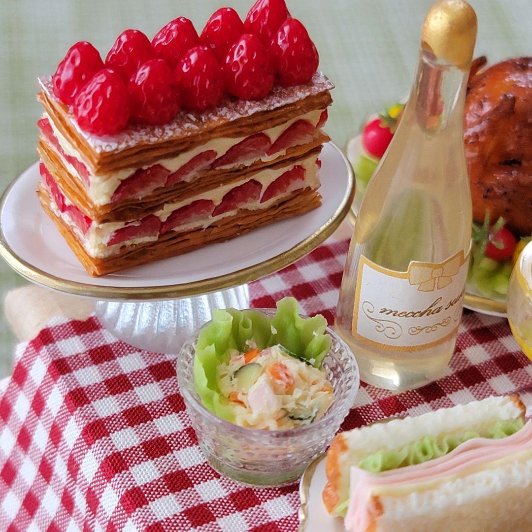 ミニチュアフード パーティーフードセット ～ダイニングテーブルセット付き～