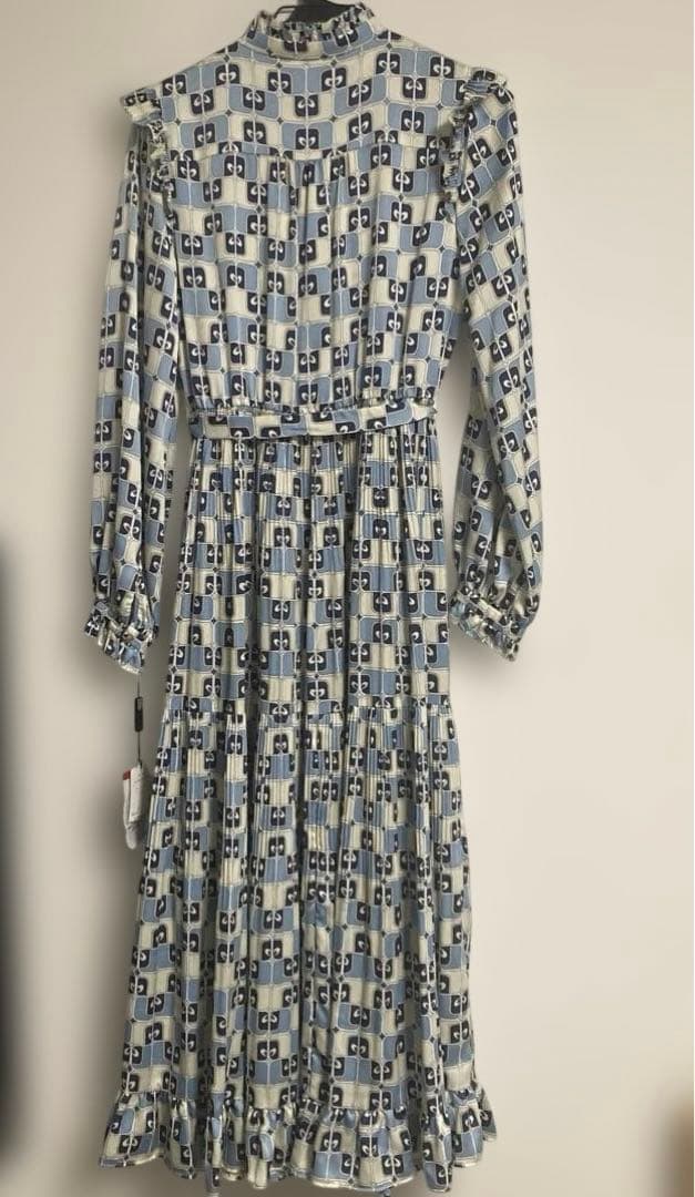 新品　タグ付　ダブルスタンダードクロージング 幾何学プリントサテンワンピース