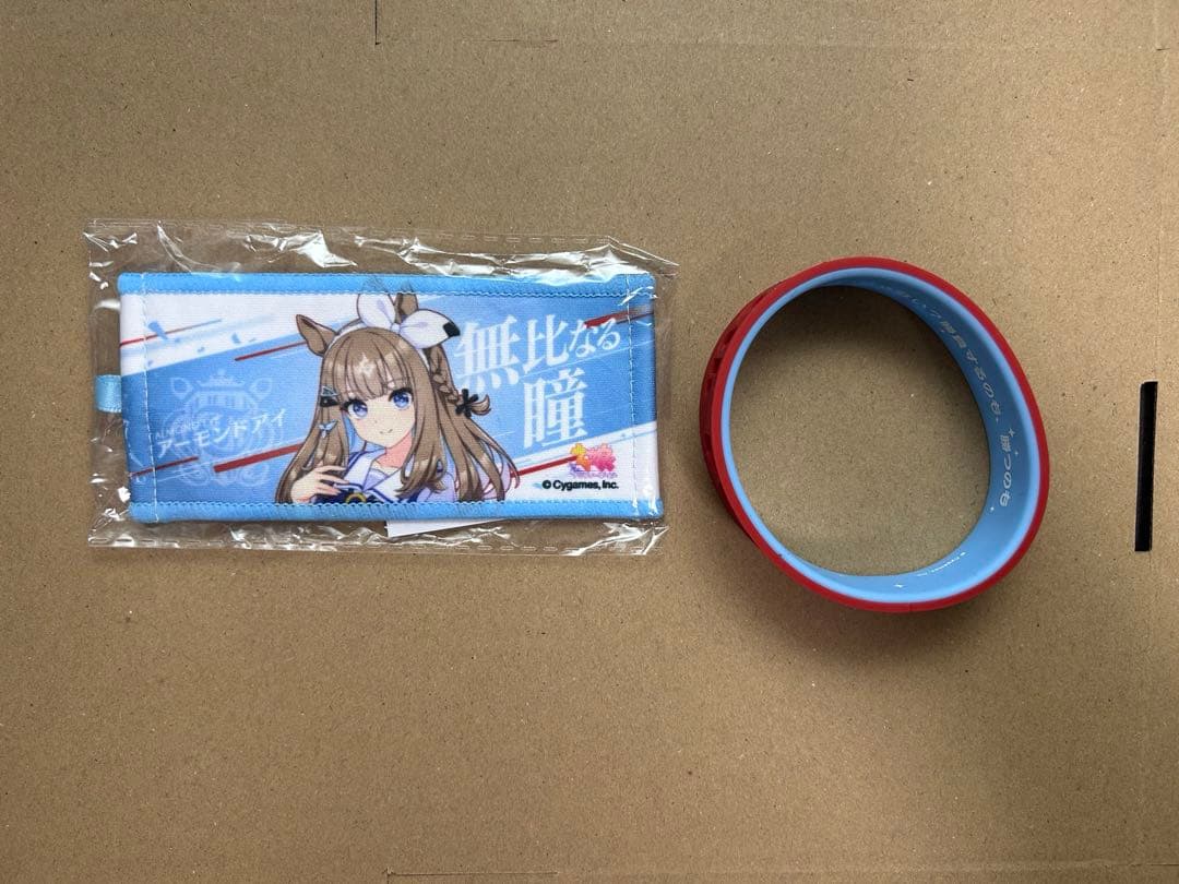 ウマ娘公式応援ミニタオル　シリコンバンド　アーモンドアイ