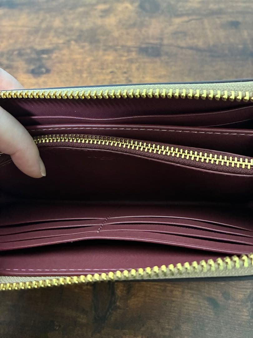 【あや】COACH ロングジップアラウンドウォレット　ベージュ