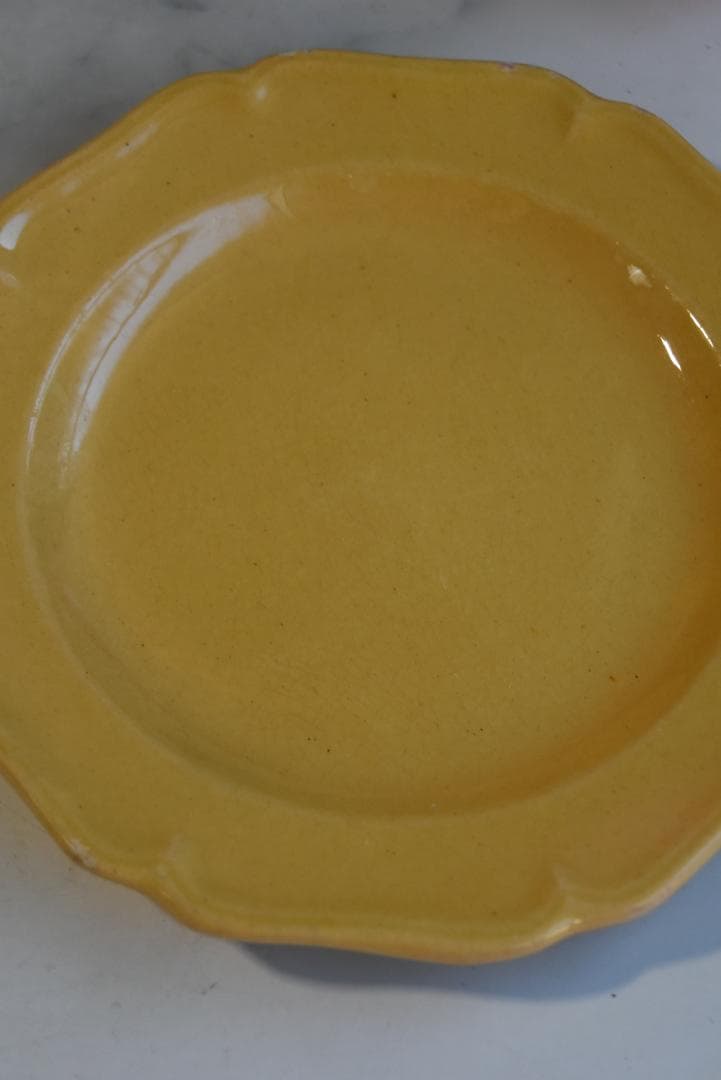 1枚はおまけ　19世紀アプト窯　黄釉花リム　デセール皿　アンティーク