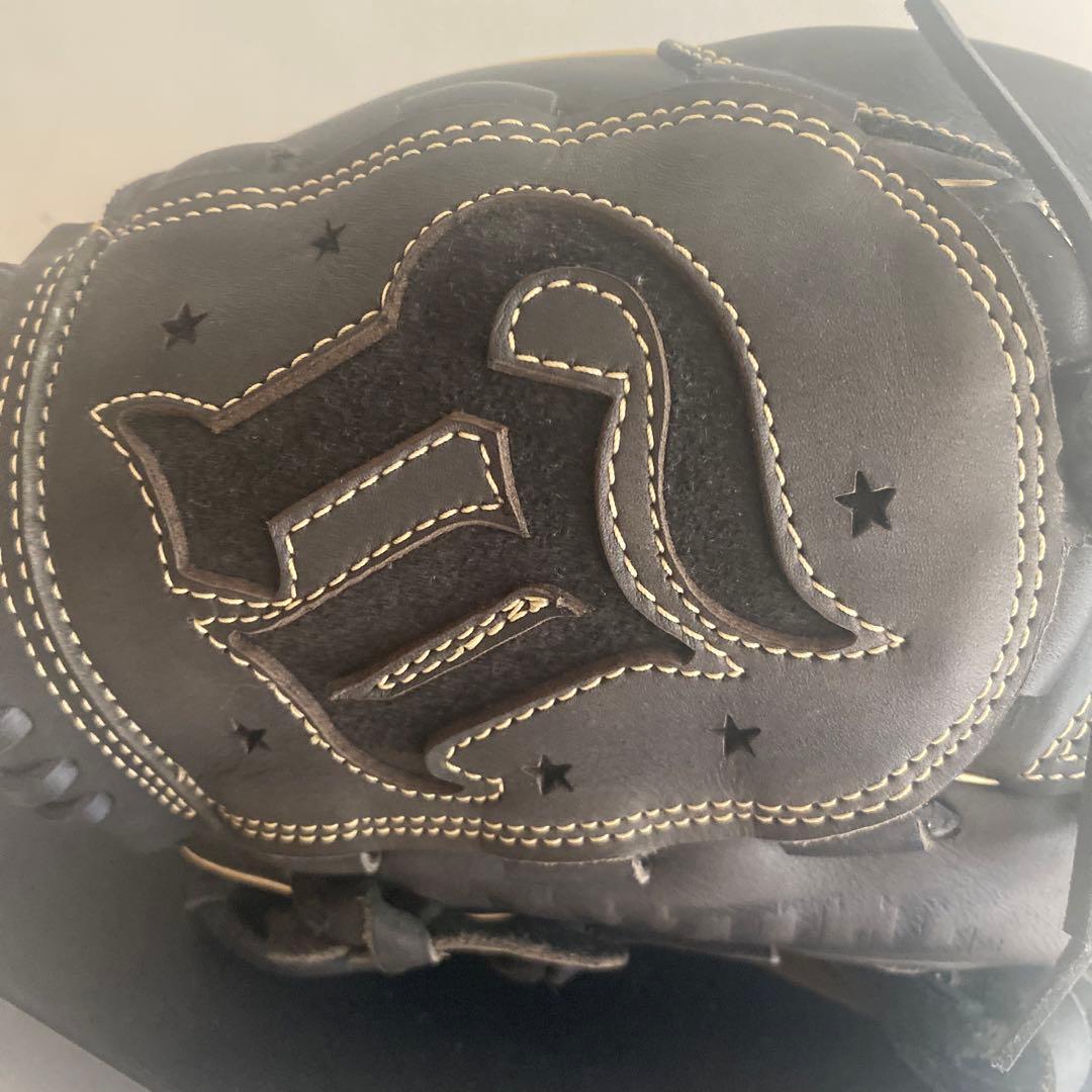 山﨑康晃 グローブ アンダーアーマー